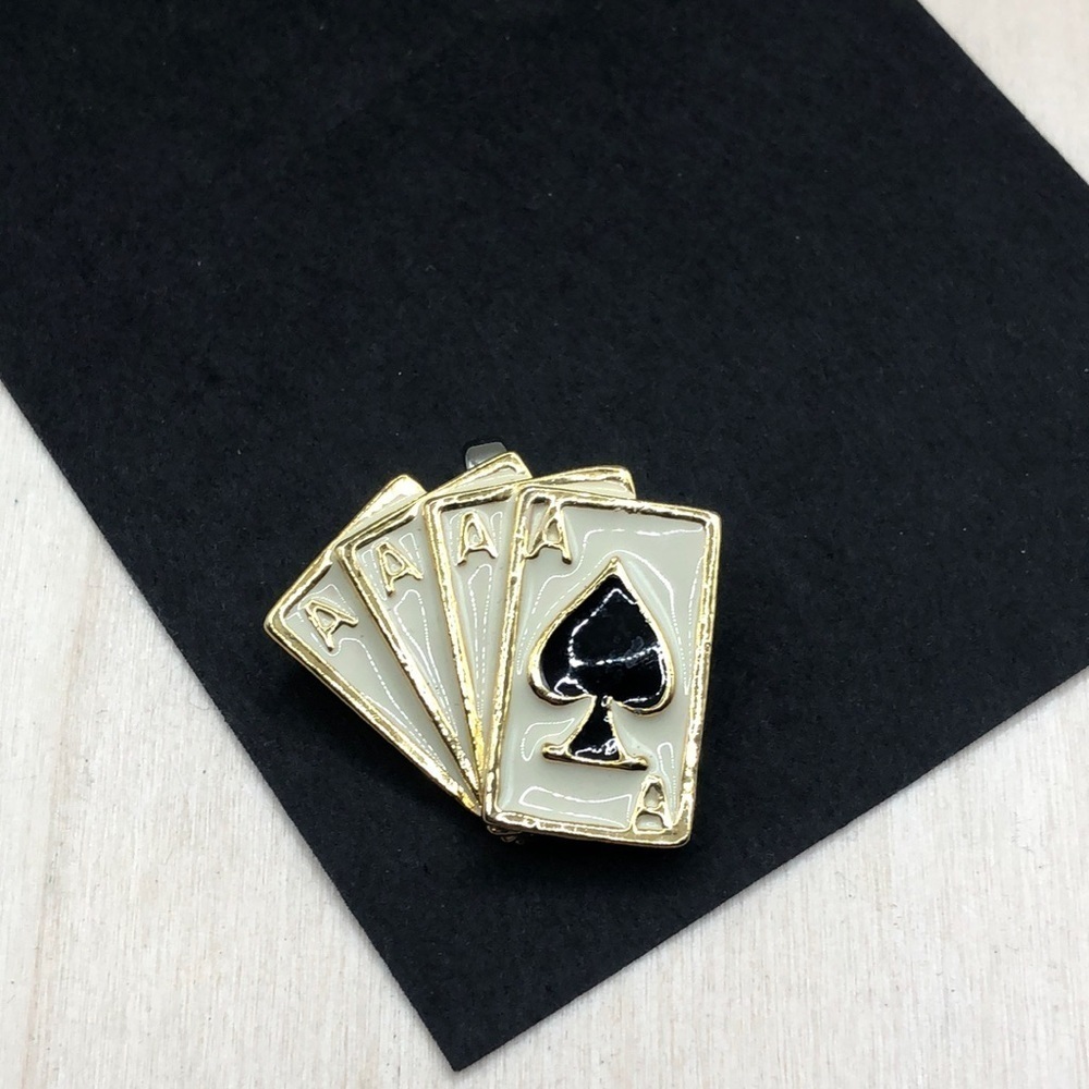 Ace of spades enamel convertable brooch to pendant.